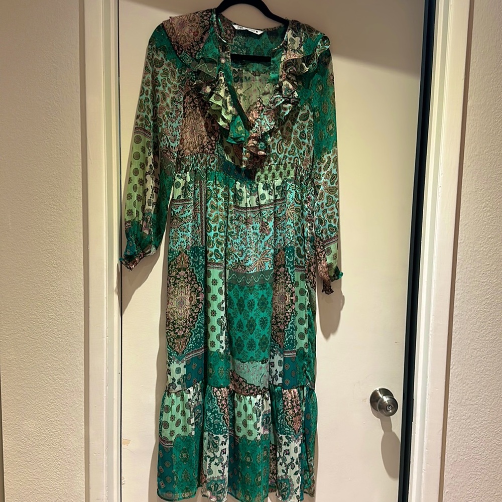 Zara long sleeve green dress